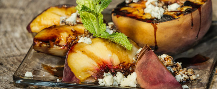 peaches with balsamic